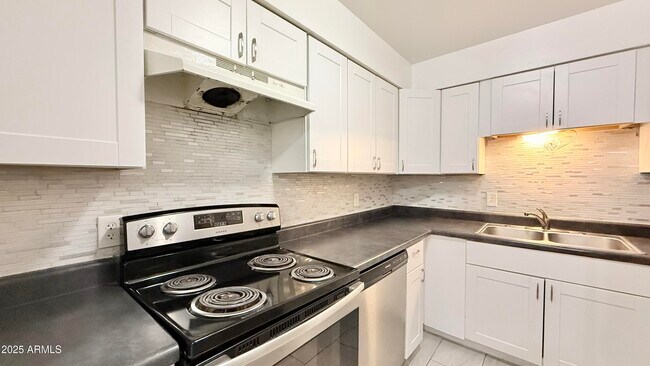 2415 W Hazelwood St Phoenix, AZ 85015 photo 5