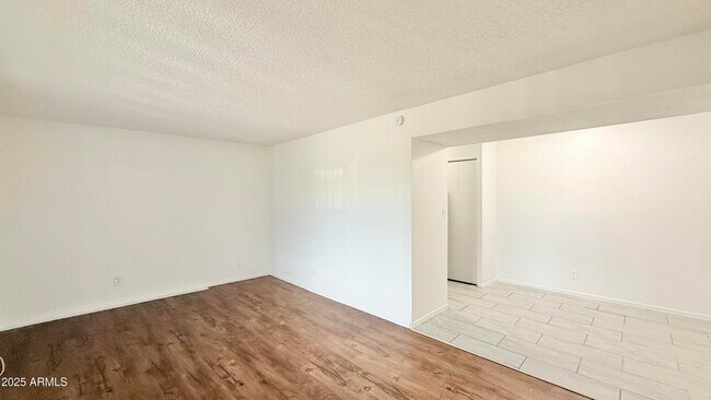 2415 W Hazelwood St Phoenix, AZ 85015 photo 2