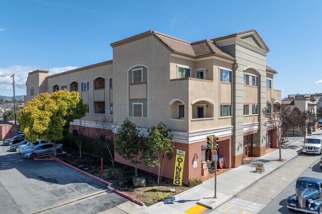 AJ Monterey St photo 3