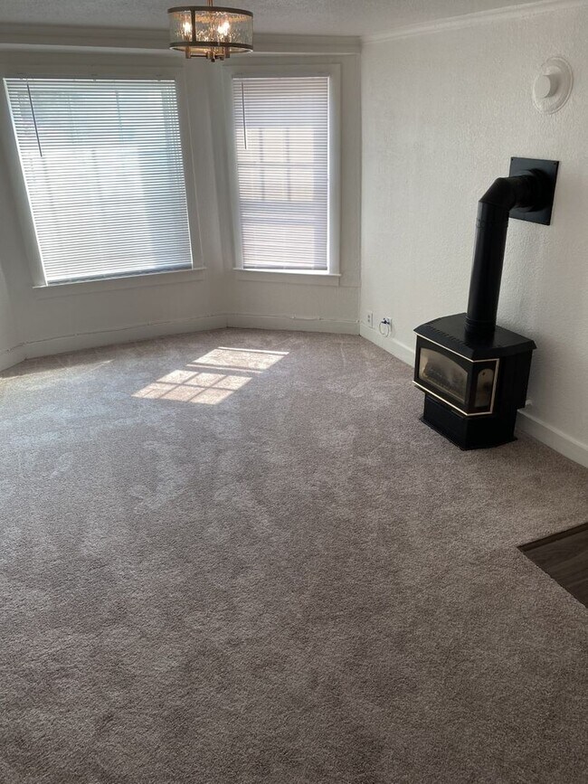 326 Capitol St Vallejo, CA 94590 photo 3