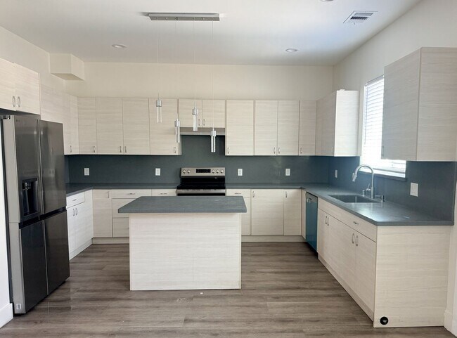 574-578 Marin Ave Hayward, CA 94541 photo 3
