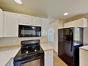 6304 88th Street Court East, Puyallup, WA 98371 photo 3