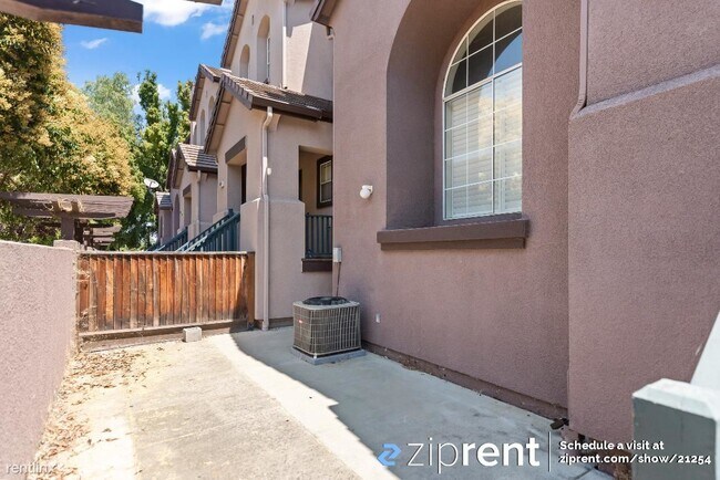 Townhome with AC photo 4