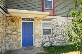 1704 East M Franklin Avenue, Austin, TX 78721 photo 3