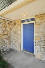 1704 East M Franklin Avenue, Austin, TX 78721 photo 2