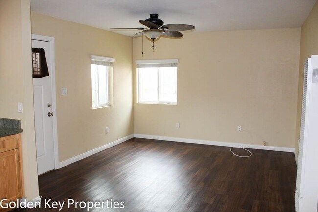 932 Tait St Oceanside, CA 92054 photo 4