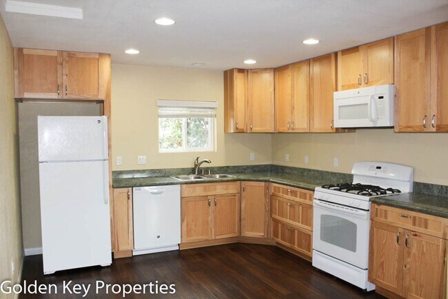 932 Tait St Oceanside, CA 92054 photo 3