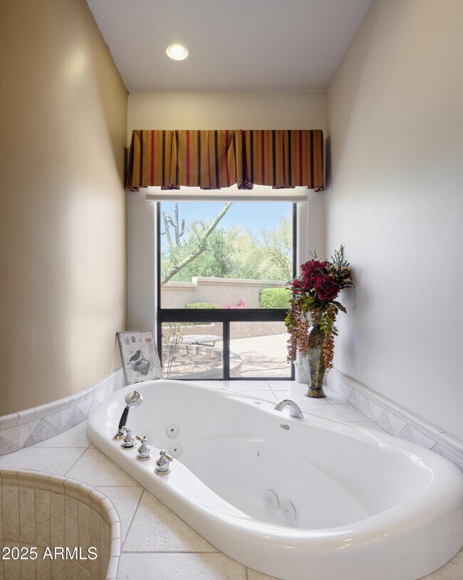 25550 N Wrangler Rd Scottsdale, AZ 85255 photo 3