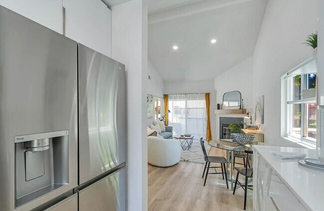 1400 Bowe Ave, Santa Clara (Condo) photo 4