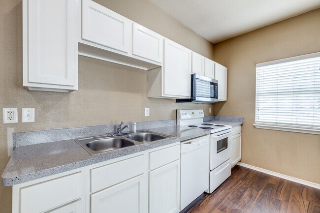 3518 8th Ave Fort Worth, TX 76110 photo 4