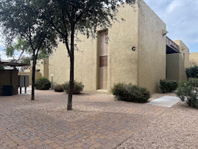 1701 W Tuckey Ln Phoenix, AZ 85015 photo 2