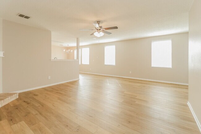517 Riverflat Drive, Fort Worth, TX 76179 photo 4