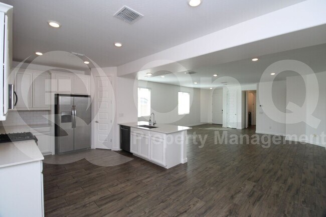 463 West Pinnacle Ridge Drive, San Tan Valley, AZ 85140 photo 4