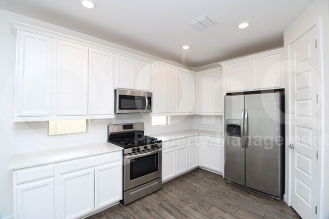 463 West Pinnacle Ridge Drive, San Tan Valley, AZ 85140 photo 3