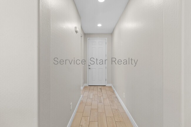 3290 E Wisteria Pl Chandler, AZ 85286 photo 4