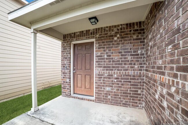 10335 Castello Cyn San Antonio, TX 78254 photo 2