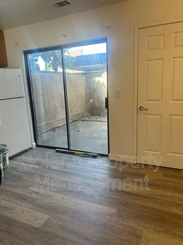 516 Pacific Ave Fairfield, CA 94533 photo 5