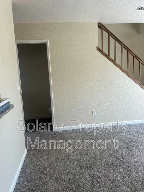 516 Pacific Ave Fairfield, CA 94533 photo 4