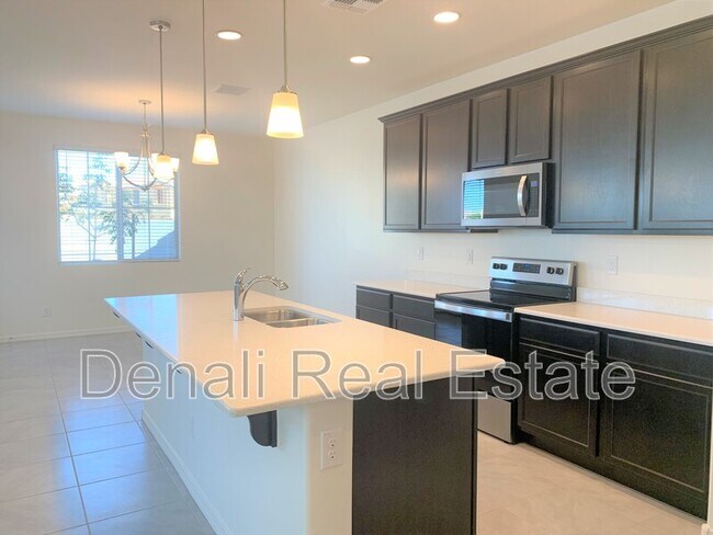 905 S Canal Dr Chandler, AZ 85225 photo 4