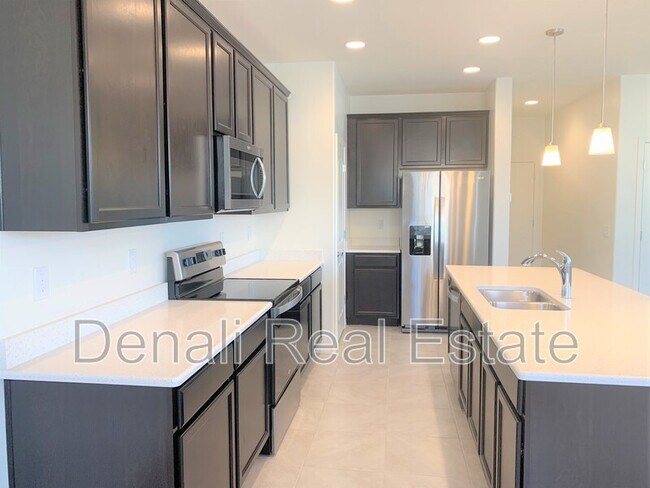905 S Canal Dr Chandler, AZ 85225 photo 3