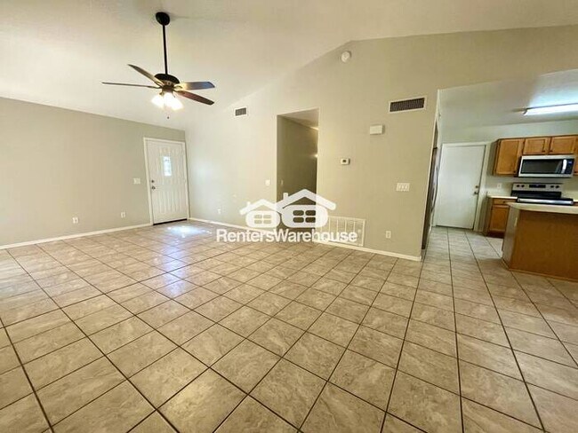 7938 W Paradise Dr Peoria, AZ 85345 photo 4