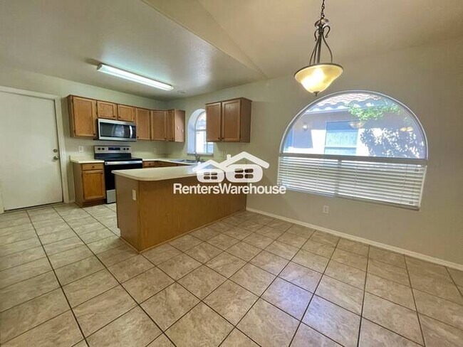 7938 W Paradise Dr Peoria, AZ 85345 photo 5