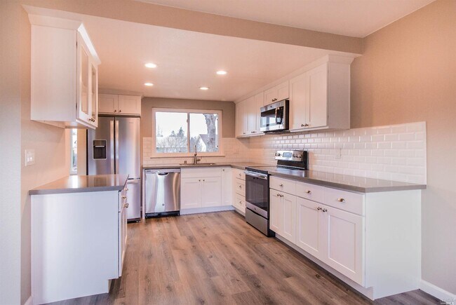 7201 Camino Colegio Rohnert Park, CA 94928 photo 3