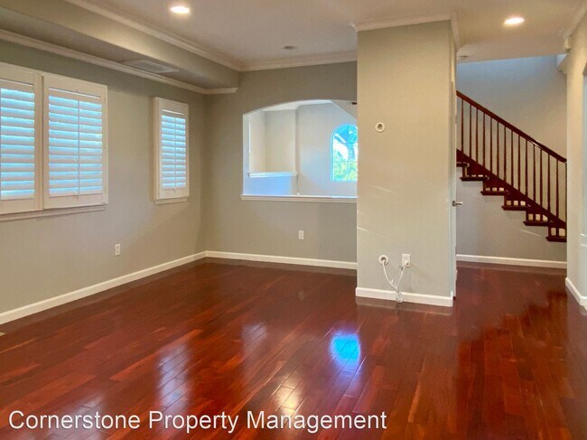 514 Richie Pl photo 2