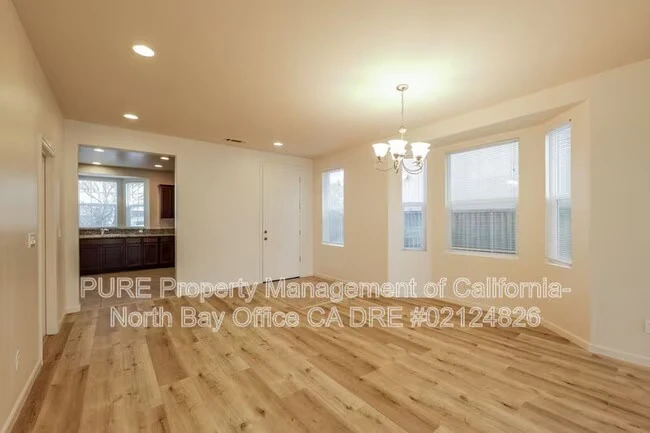 2047 Verbena Dr Santa Rosa, CA 95404 photo 5
