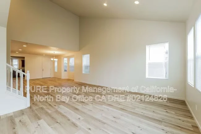 2047 Verbena Dr Santa Rosa, CA 95404 photo 3