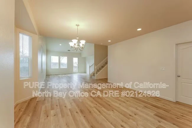 2047 Verbena Dr Santa Rosa, CA 95404 photo 4