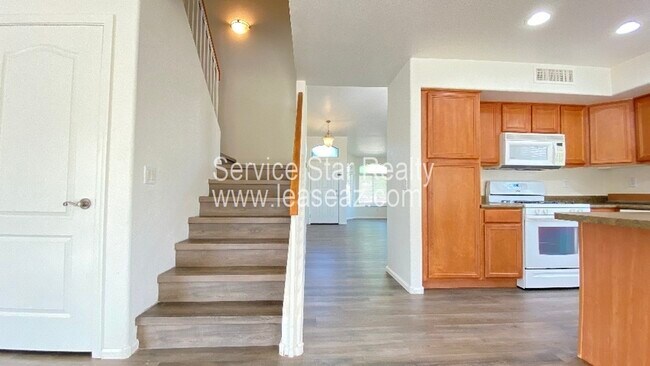 7805 S 46th Dr photo 2