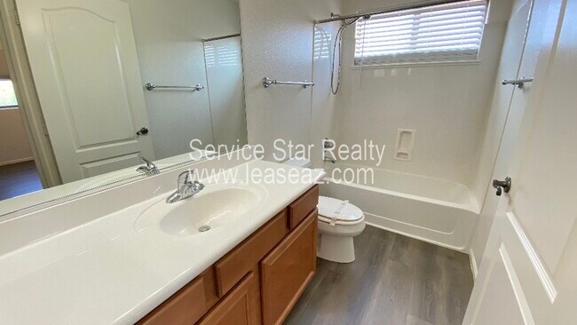 7805 S 46th Dr photo 4