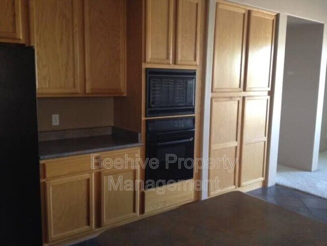 1242 D St Phoenix, AZ 85050 photo 3