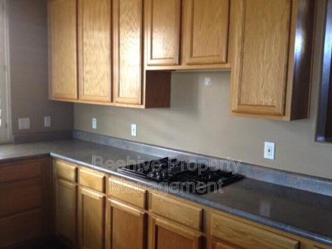 1242 D St Phoenix, AZ 85050 photo 4
