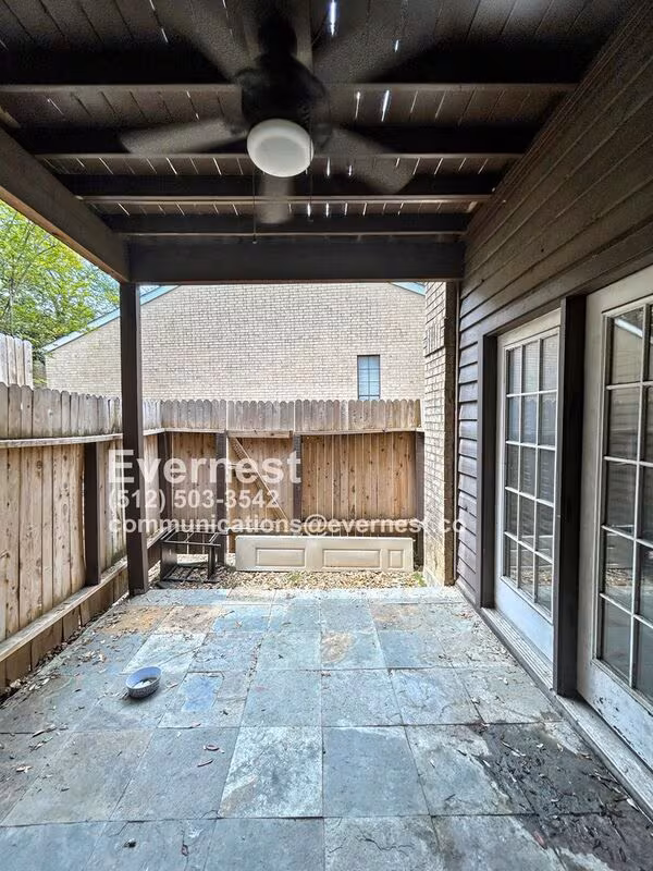 8655 Datapoint Dr San Antonio, TX 78229 photo 4