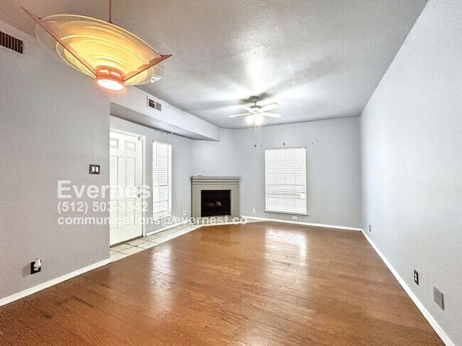 8655 Datapoint Dr San Antonio, TX 78229 photo 3
