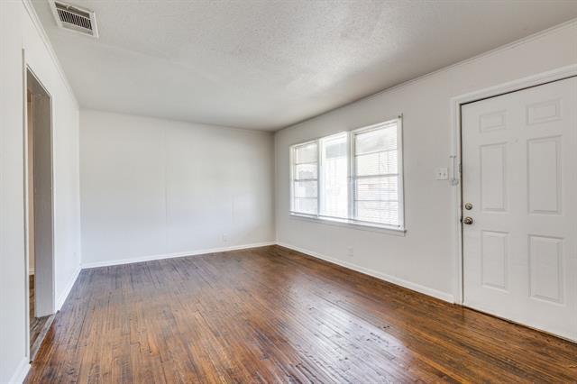 4256 Standish Road, Fort Worth, TX 76133 photo 2
