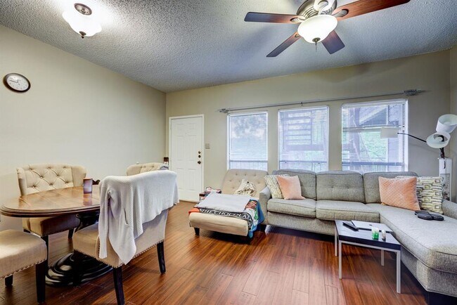 2901 San Jacinto Blvd Austin, TX 78705 photo 4