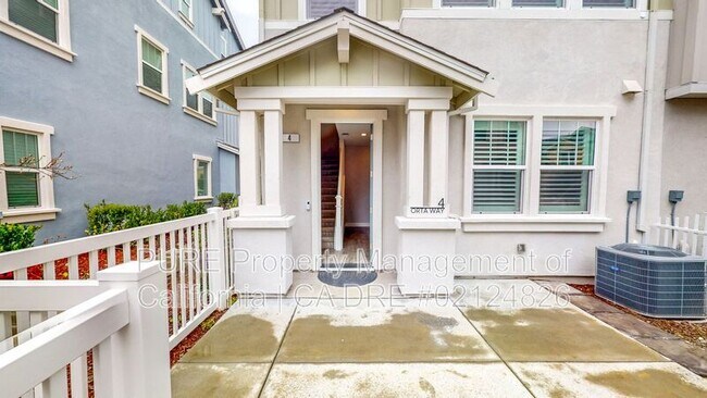 4 Orta Wy Novato, CA 94945 photo 2