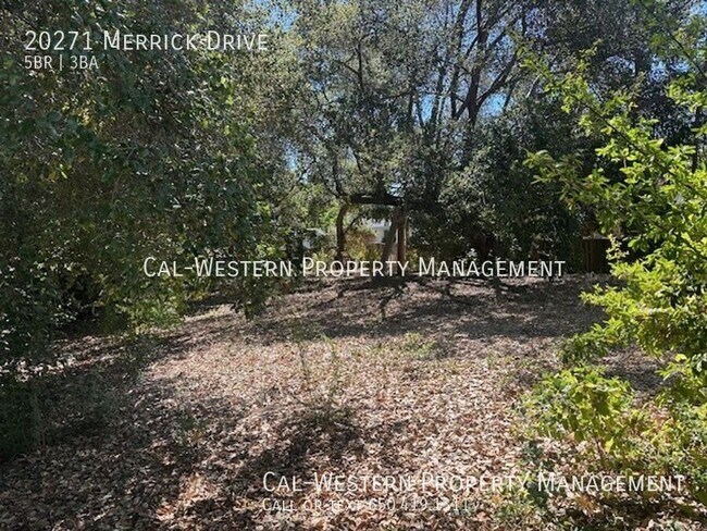 20271 Merrick Dr photo 4