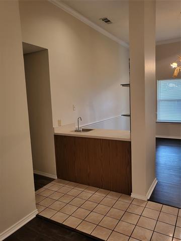 1905 Libby Ln Grand Prairie, TX 75050 photo 4