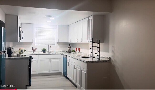 2216 E Eugie Terrace Phoenix, AZ 85022 photo 3