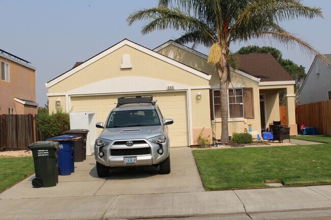 566 Stewart Way Rio Vista, CA 94571 photo 2