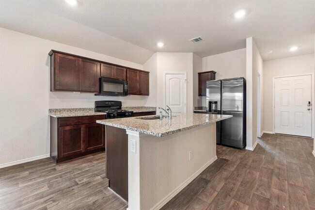 128 Shimmering Cv San Marcos, TX 78666 photo 3