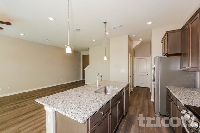3043 Whitetail Ln Garland, TX 75043 photo 4