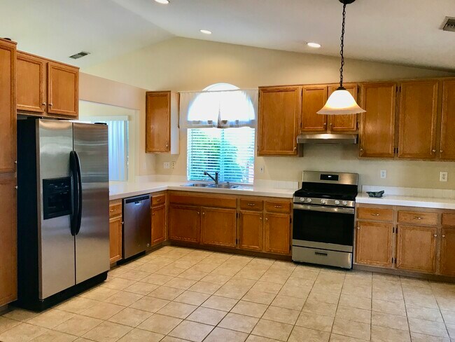 2497 Glen Meadow Lane, Escondido, CA 92027 photo 2