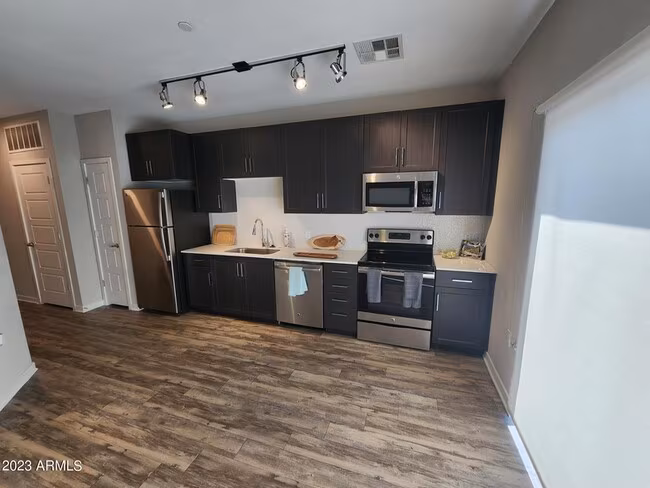 200 E Thomas Rd Phoenix, AZ 85012 photo 3