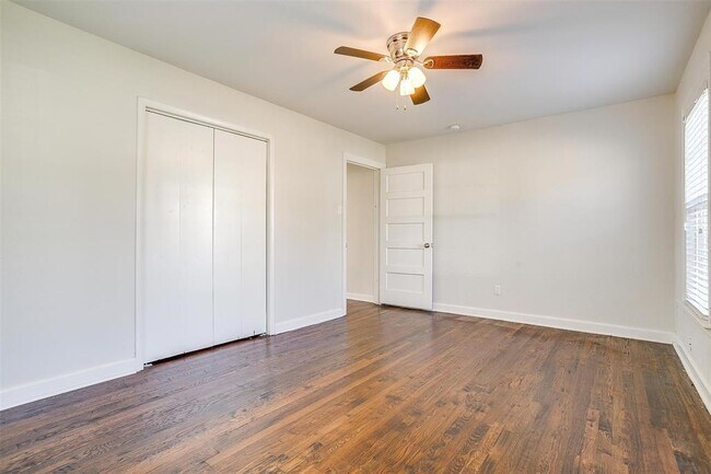 4733 Calmont Avenue, Fort Worth, TX 76107 photo 5