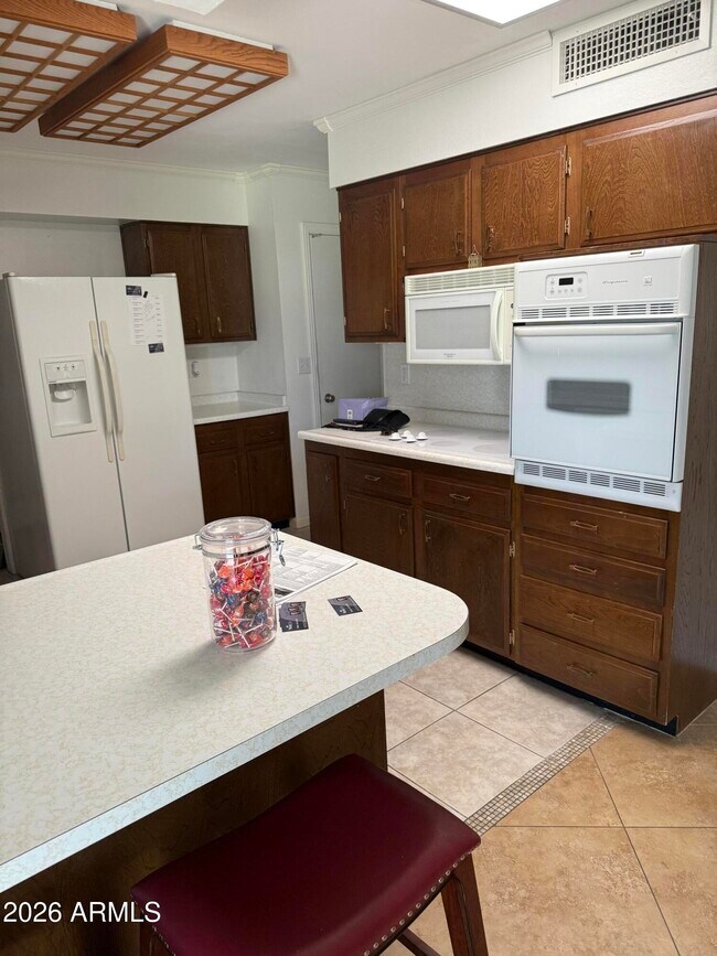 10659 W Tropicana Cir Sun City, AZ 85351 photo 5